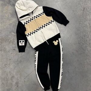 Disney Mickey Mouse Jogger Set Size 5T Mickey & Friends Hoodie Outfit